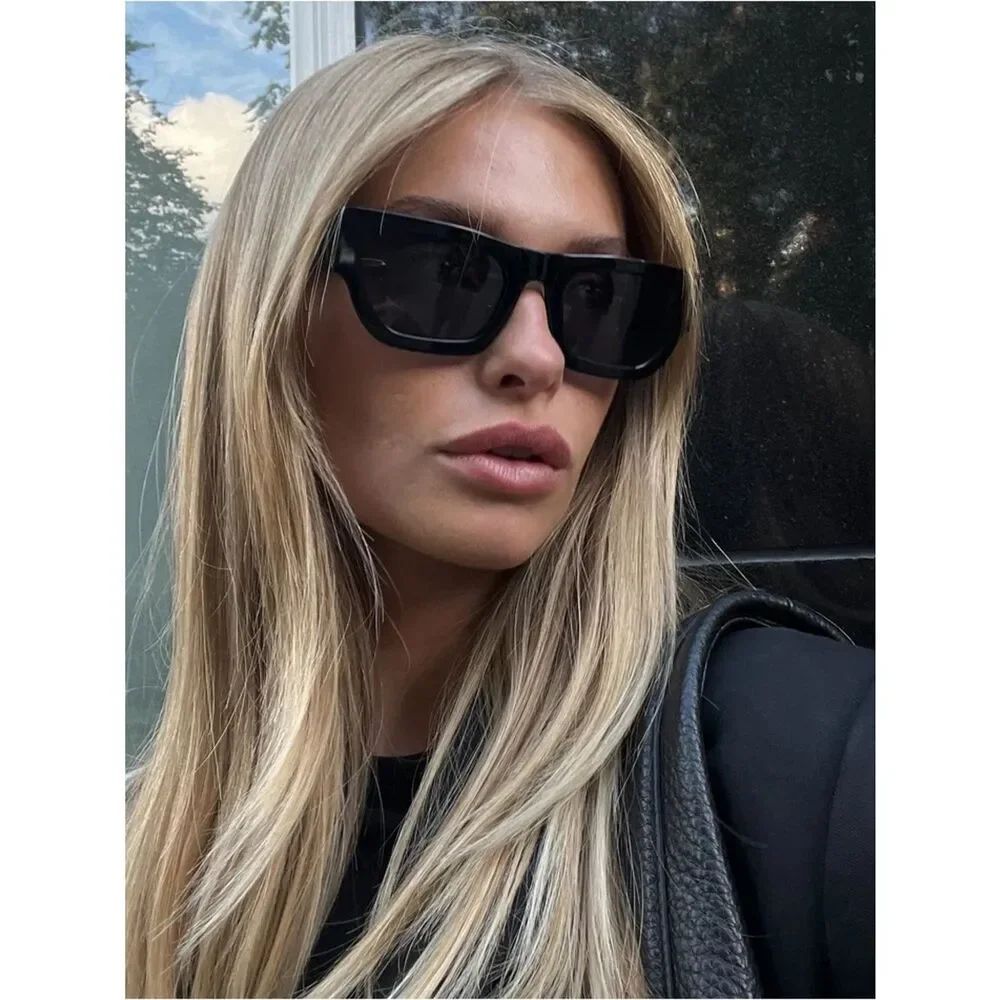 VEHLA Finn sunglasses in black smoke